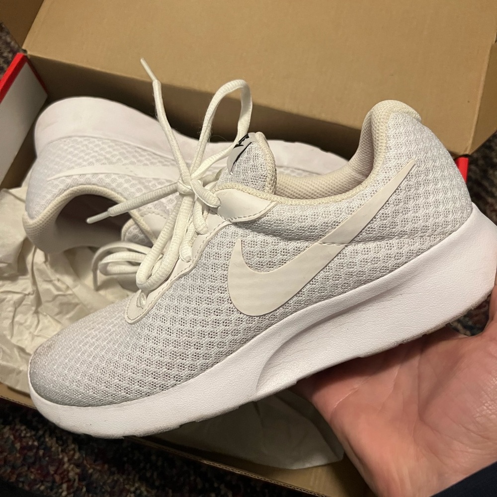 womans 6.5 shoe. white little signs of wear and no stains